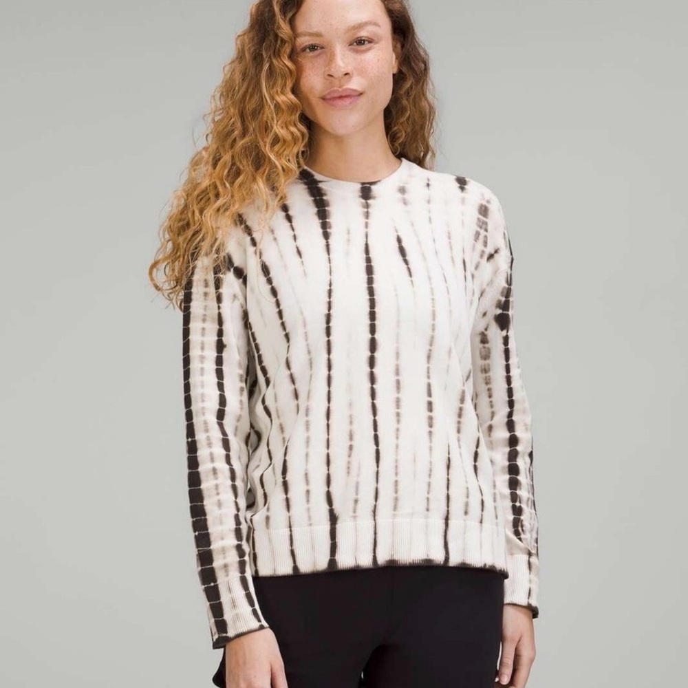 lululemon athletica White and Grey Tie-Dye Crewneck Sweater Sz 8